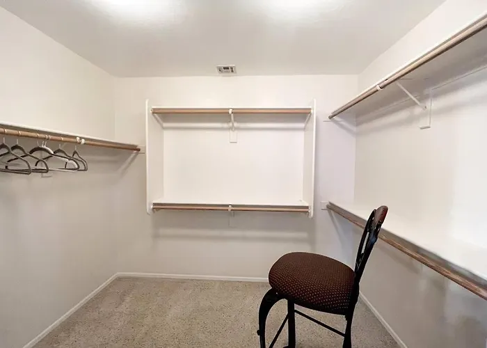 La De Lucy, Llc Holiday home *